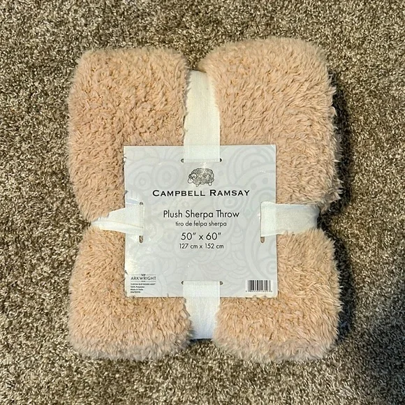 Plush throw blanket. Brand new, never used! Is very soft. - Picture 1 of 1